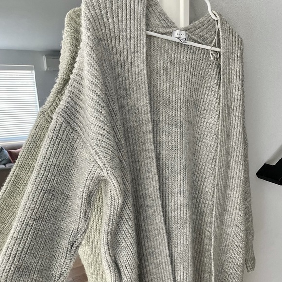 Gray Ribbed Open Front Cardigan - Picture 5 of 7